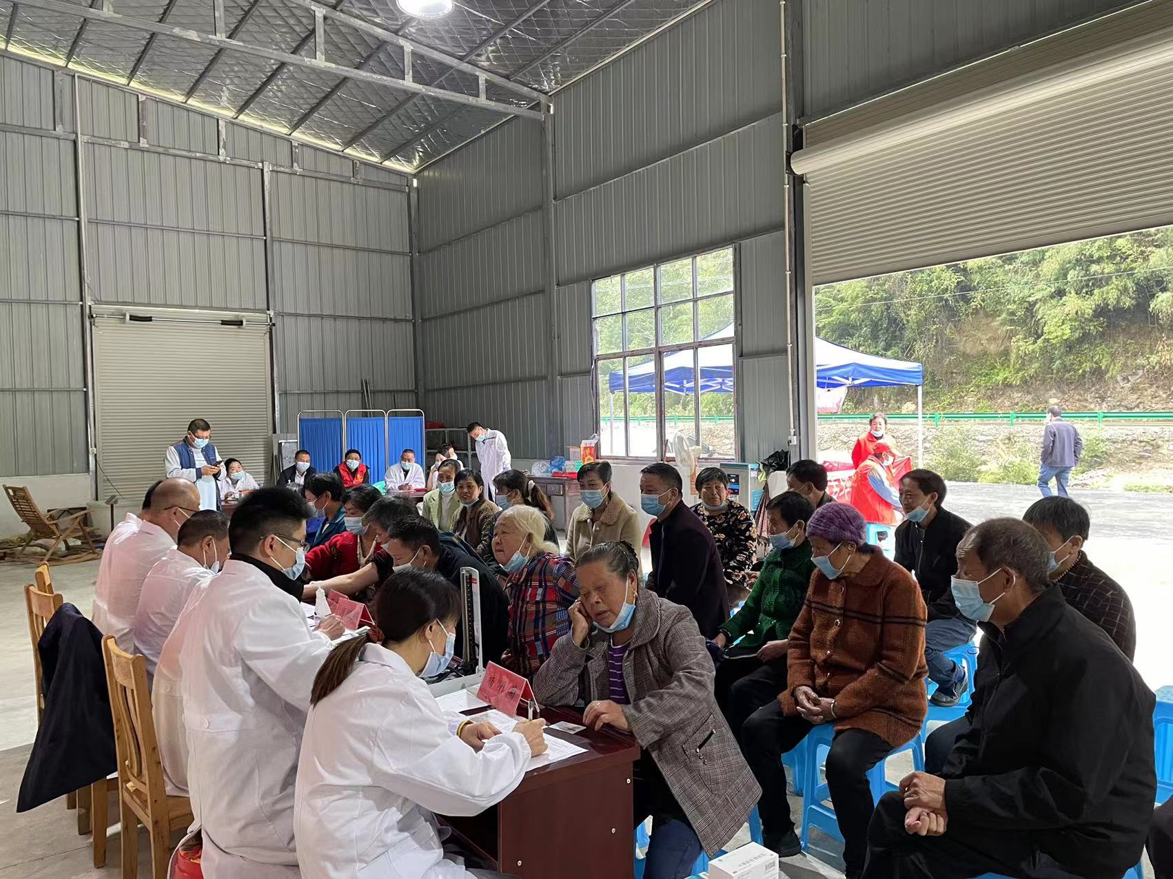 竹溪县中医院：支部下沉“走好亲” 健康服务“暖民心”