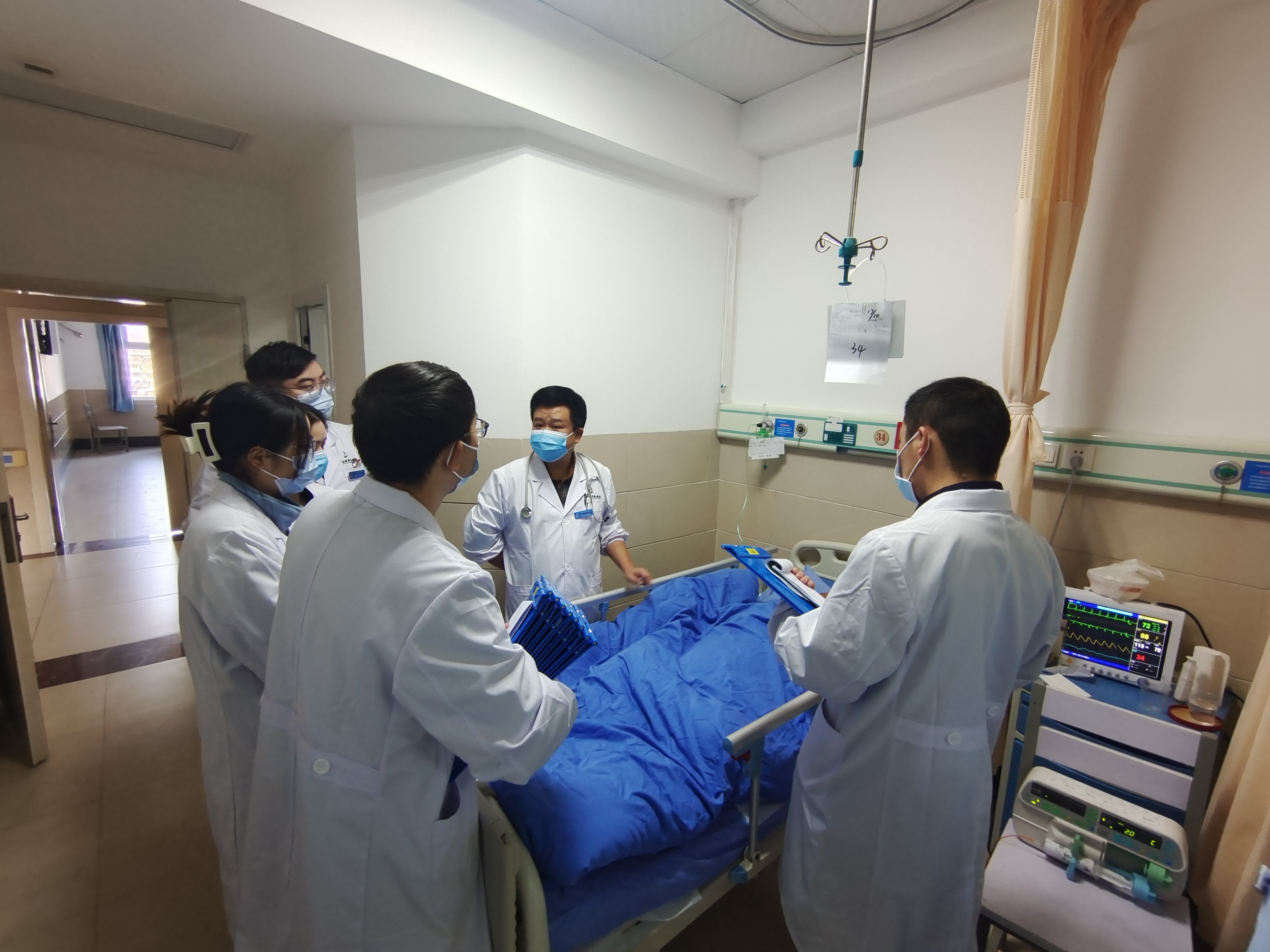 叶大娘突发“脑卒中”被他们成功救治 家属写信感谢致敬！