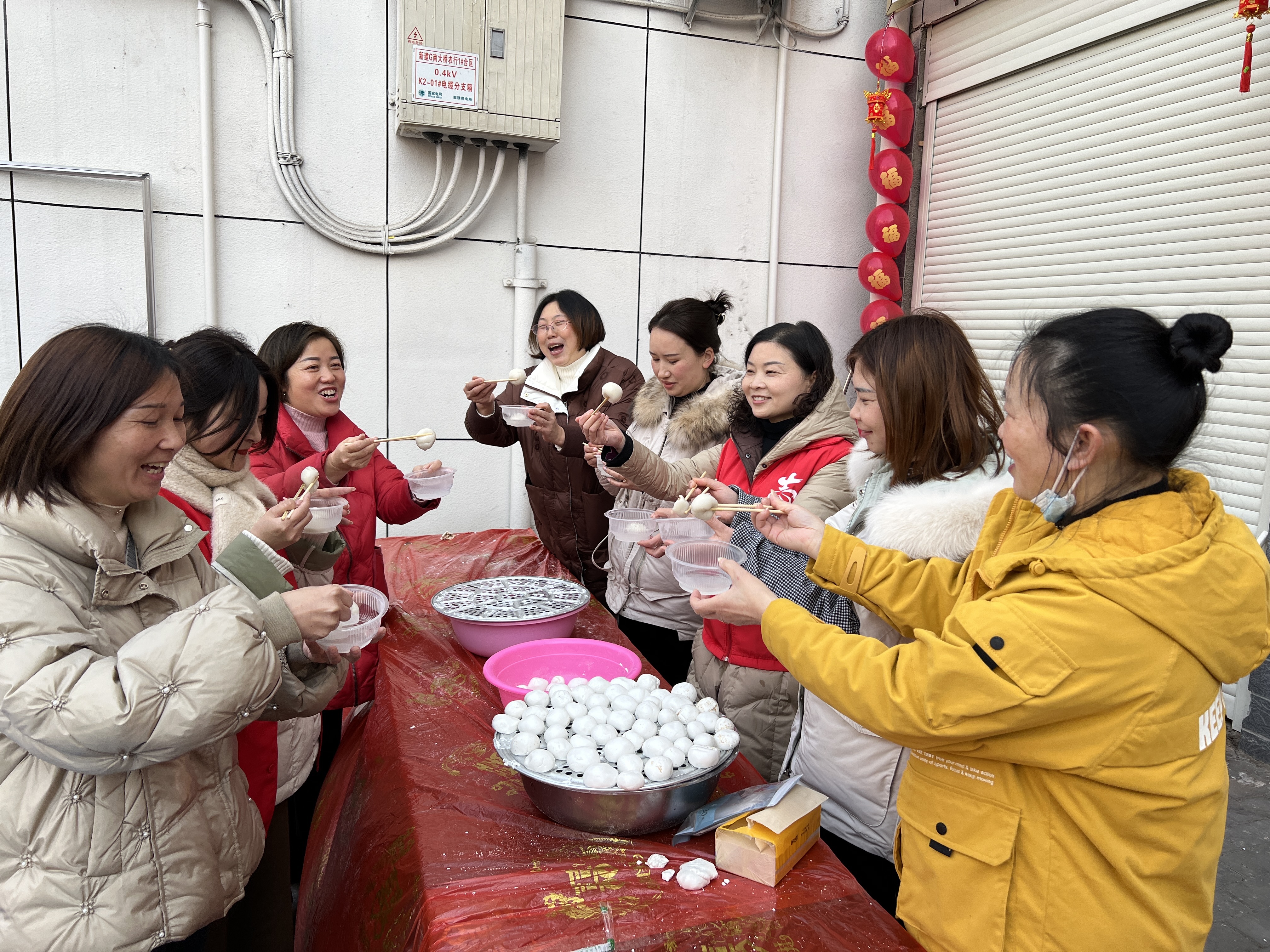 竹溪县中医院进社区开展“元宵节”送爱心、送健康系列活动