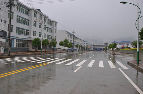 20.乡村生态文化旅游是我县必然趋势,是最重要的扶贫方式和途径,利用美丽、人文资源、环境,打造吃购娱休闲娱乐于一体的文化