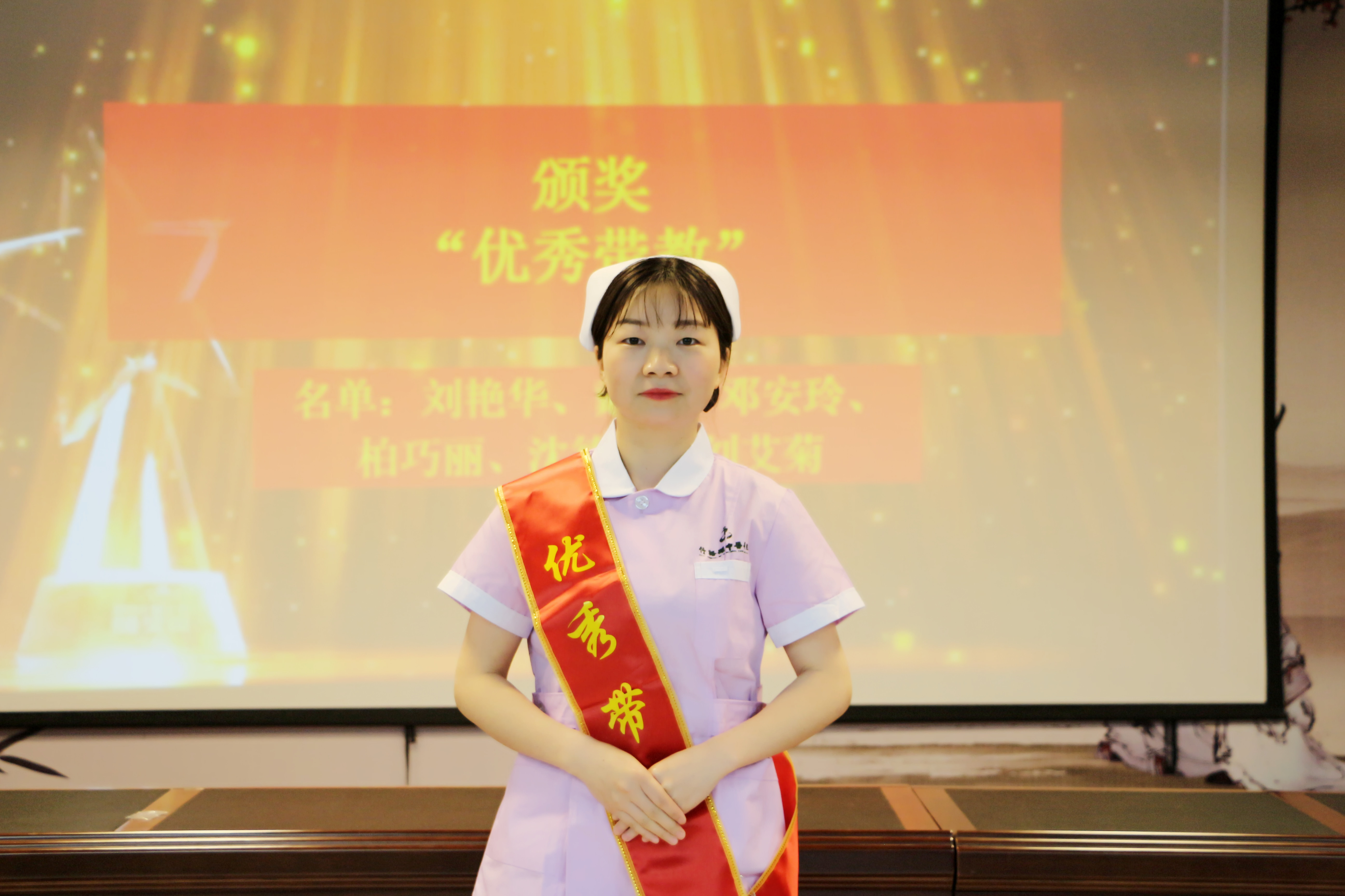 刘艳华_副本.jpg