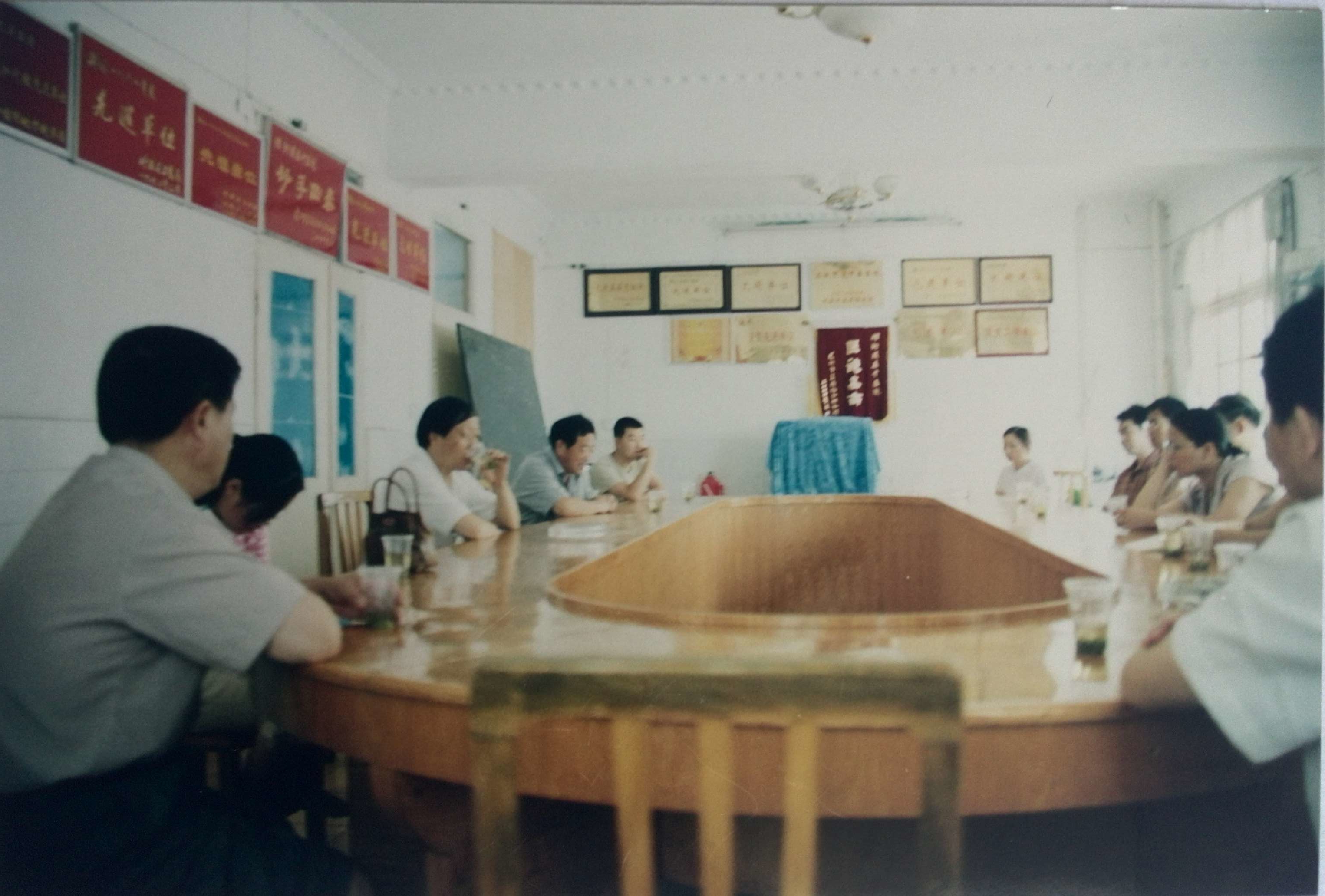 2004年7月，陕西省汉阴县中医院到我院交流工作.jpg