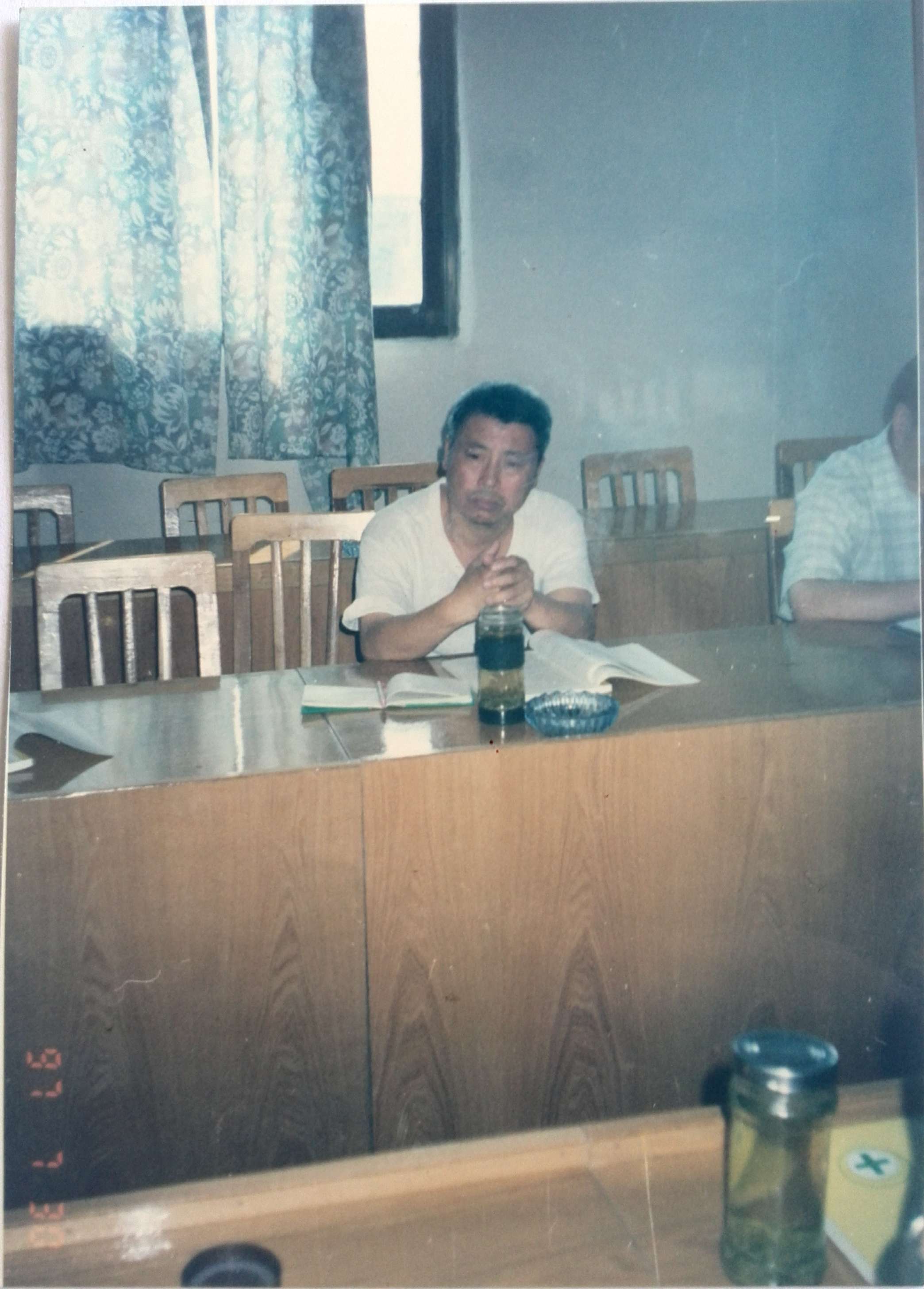 1997年7月30日,时任县人大副主任柳忠复在我院指导工作.jpg